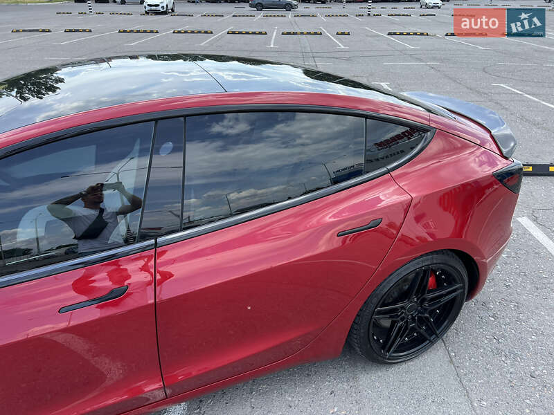 Седан Tesla Model 3 2019 в Києві