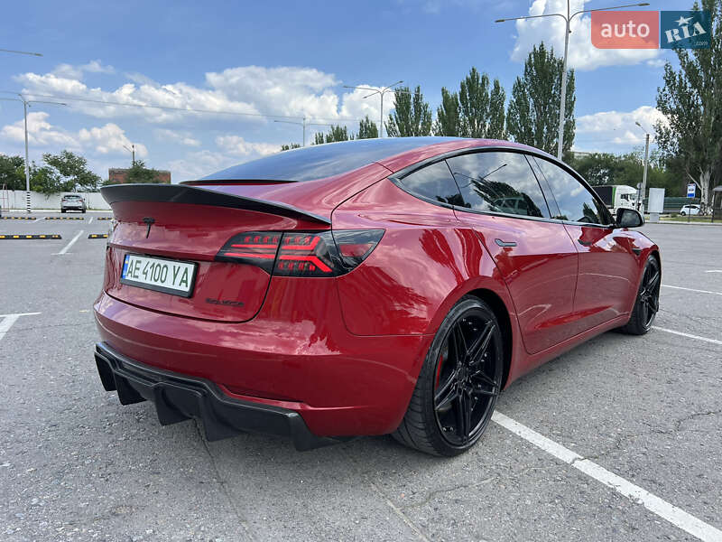 Седан Tesla Model 3 2019 в Києві