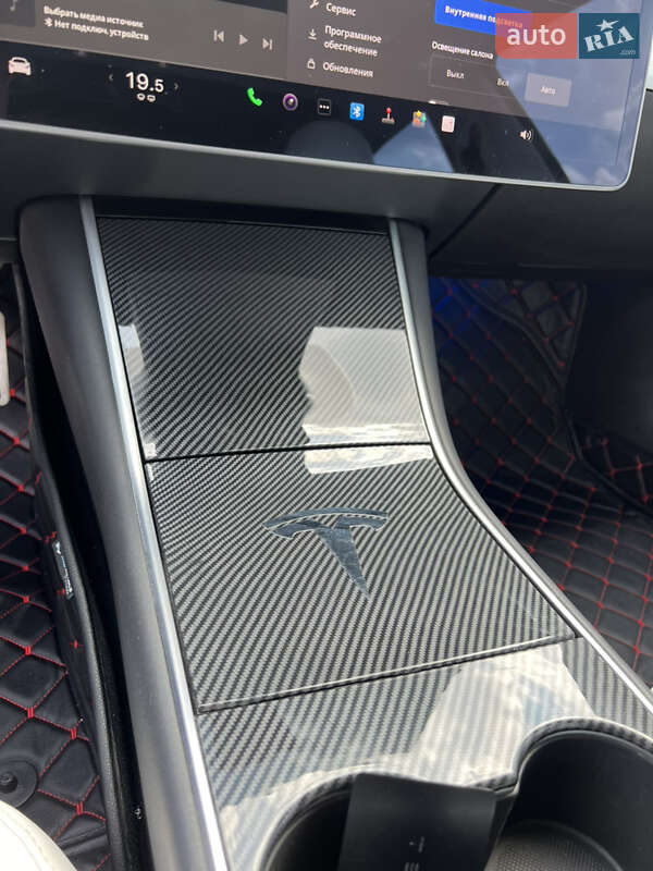 Седан Tesla Model 3 2019 в Києві