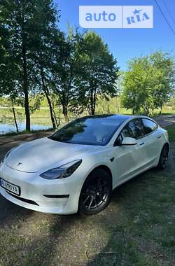 Седан Tesla Model 3 2020 в Сквире