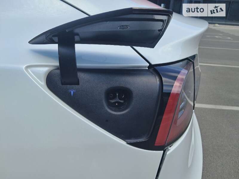 Седан Tesla Model 3 2022 в Києві фото 29 Седан Tesla Model 3 2022 в Києві