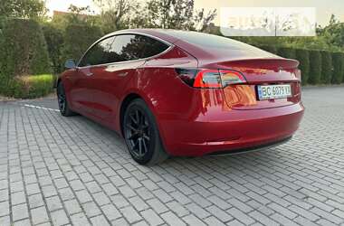 Седан Tesla Model 3 2020 в Львове