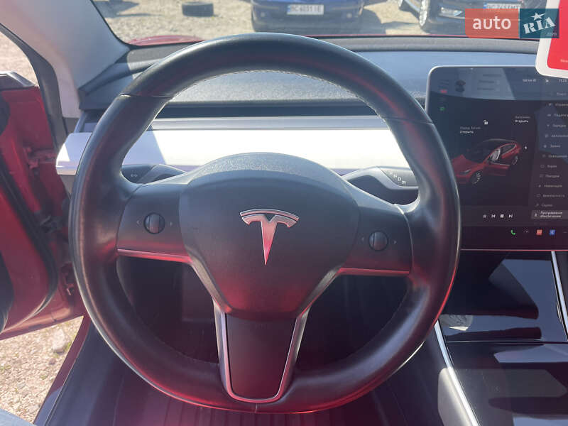 Седан Tesla Model 3 2019 в Львові