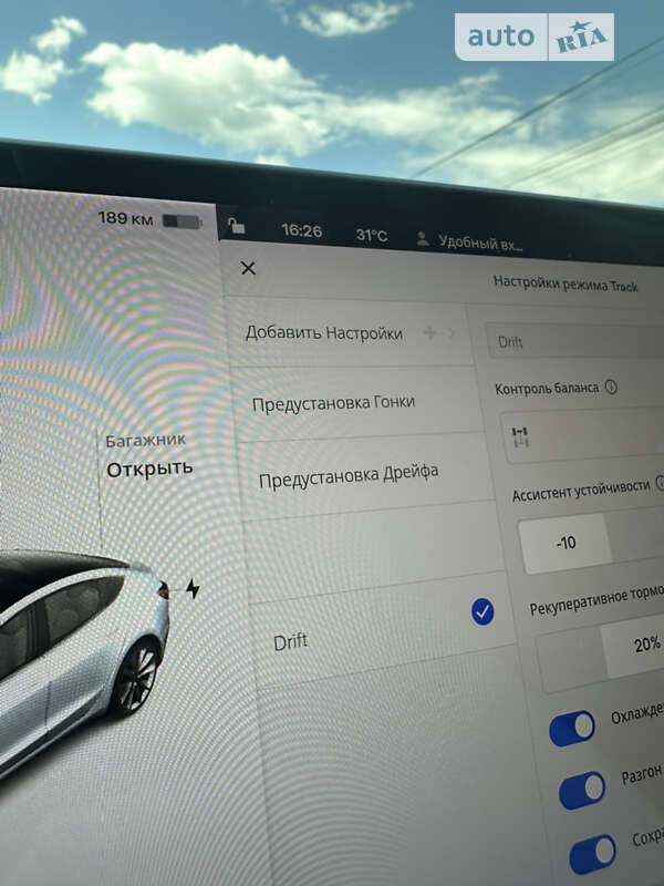 Седан Tesla Model 3 2018 в Львове