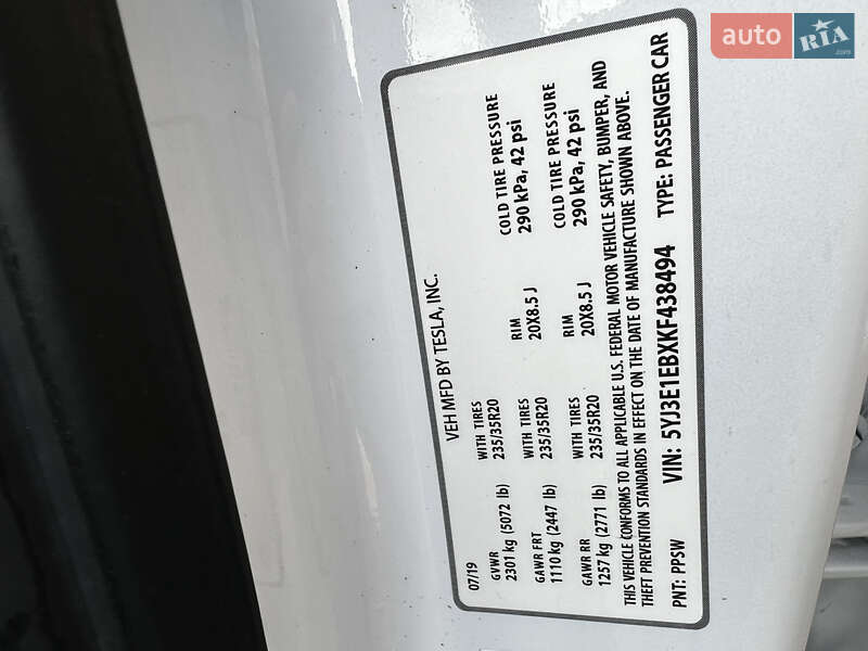 Седан Tesla Model 3 2019 в Луцке
