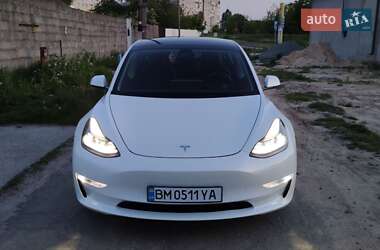 Седан Tesla Model 3 2022 в 