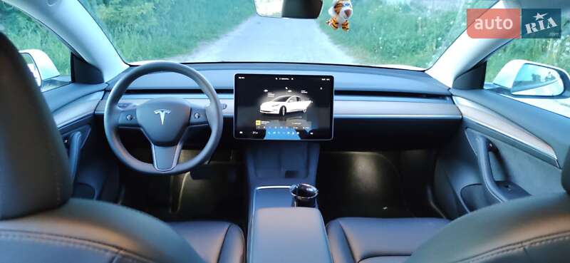 Седан Tesla Model 3 2022 в Києві
