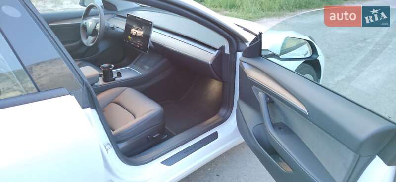 Седан Tesla Model 3 2022 в Києві