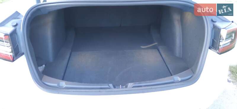 Седан Tesla Model 3 2022 в Києві