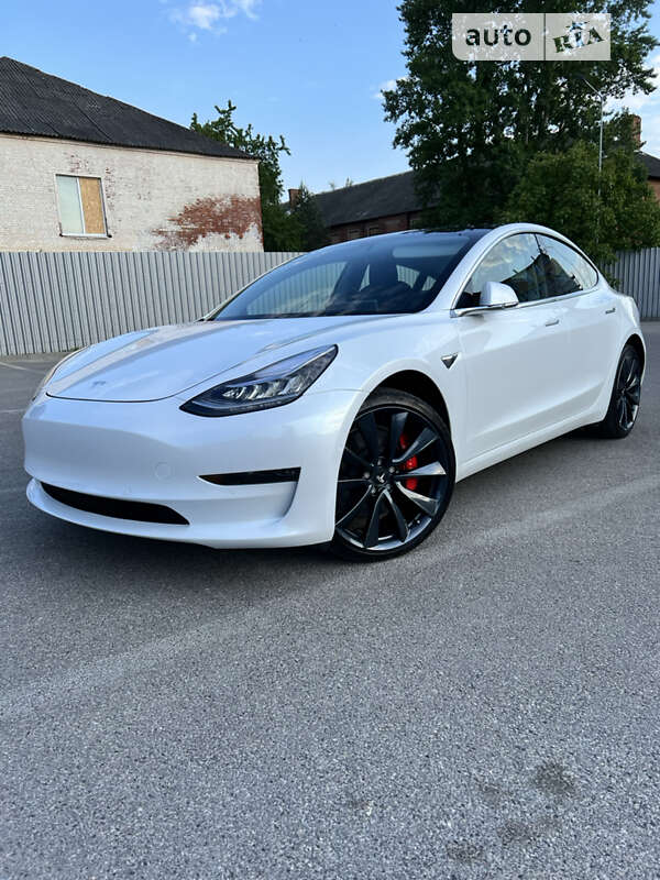 Tesla Model 3 2019