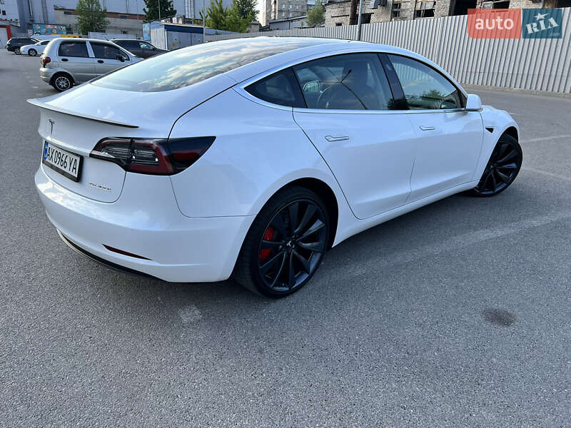 Седан Tesla Model 3 2019 в Харкові