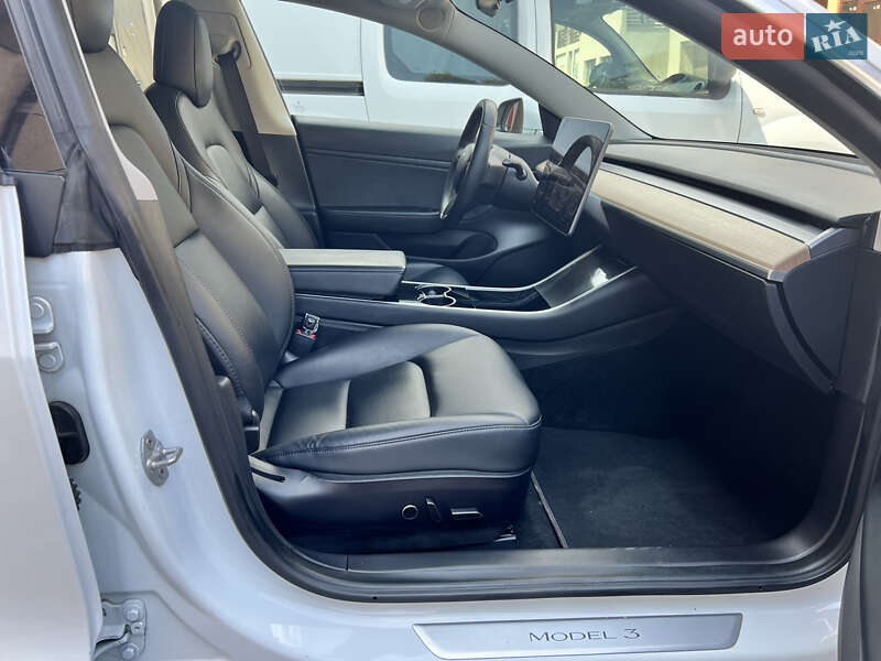 Седан Tesla Model 3 2019 в Харкові