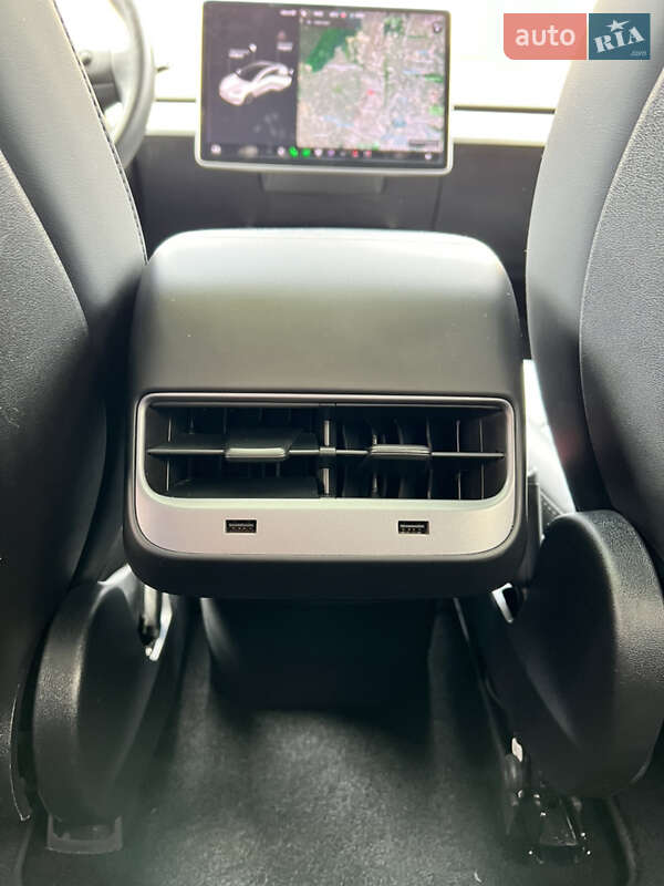 Седан Tesla Model 3 2019 в Харкові