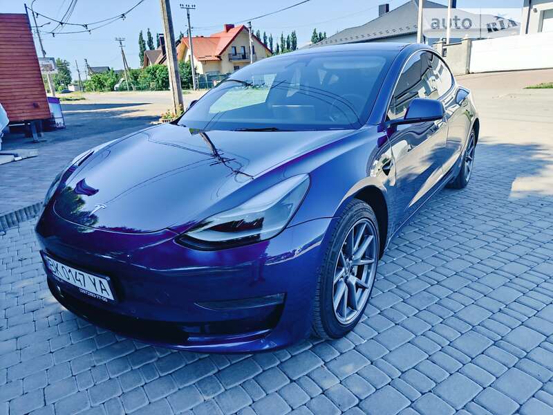 Седан Tesla Model 3 2022 в Рівному