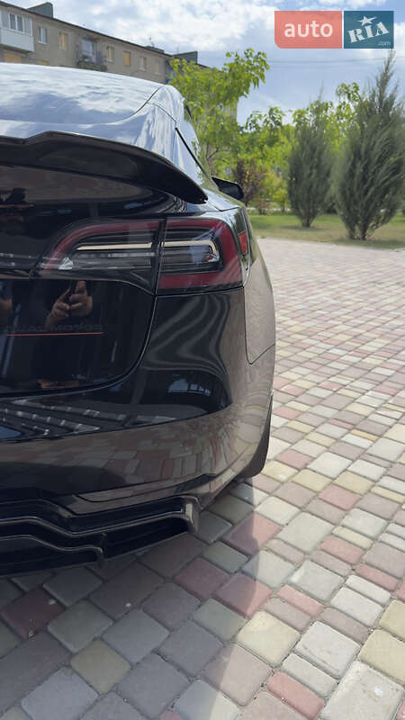 Седан Tesla Model 3 2019 в Славянске