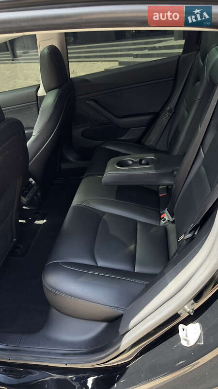 Седан Tesla Model 3 2019 в Славянске