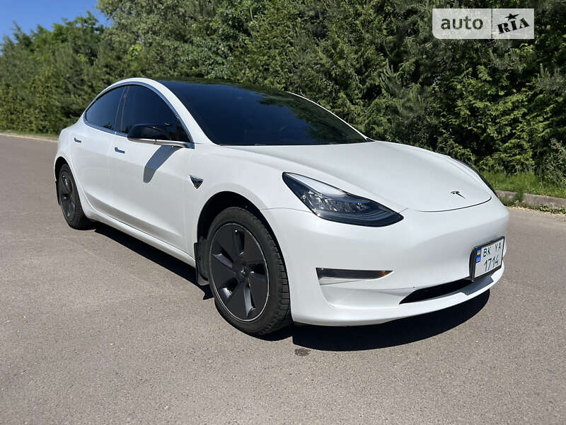 Tesla Model 3 2019