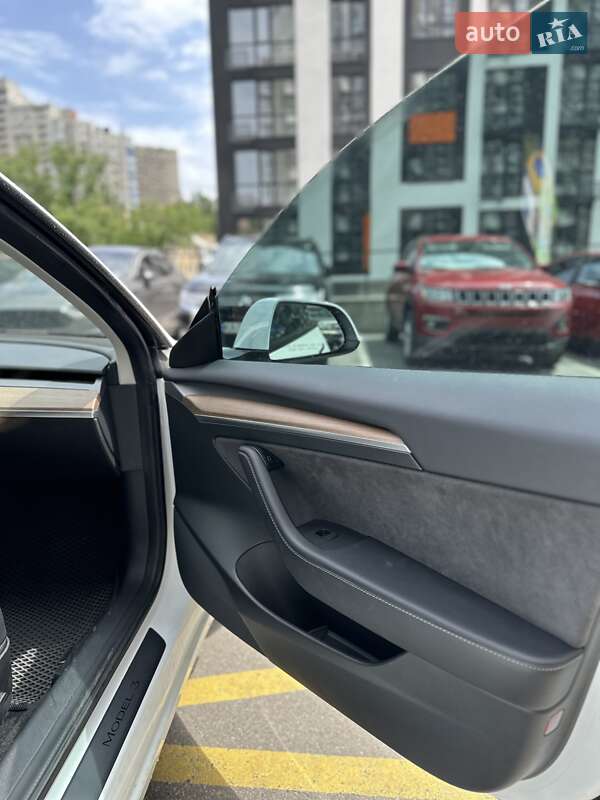 Седан Tesla Model 3 2022 в Києві