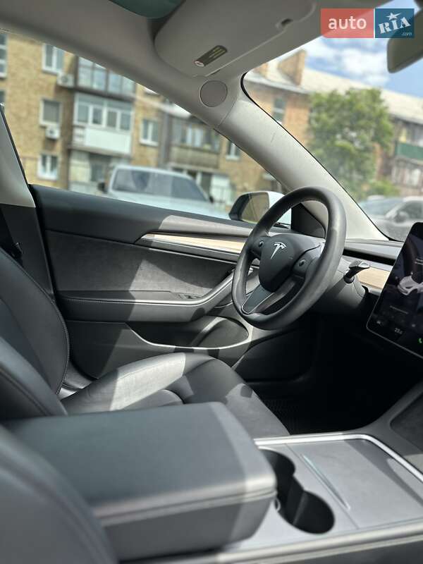 Седан Tesla Model 3 2022 в Києві