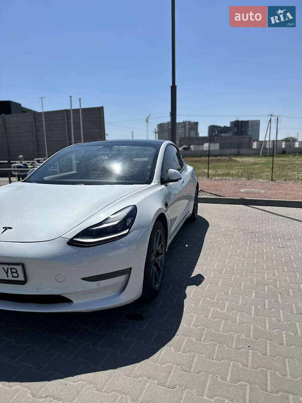 Седан Tesla Model 3 2020 в Києві