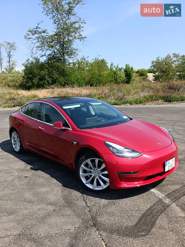 Седан Tesla Model 3 2018 в Днепре