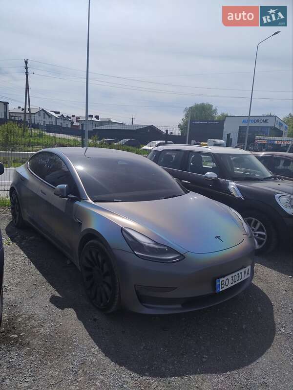 Седан Tesla Model 3 2022 в Тернополі