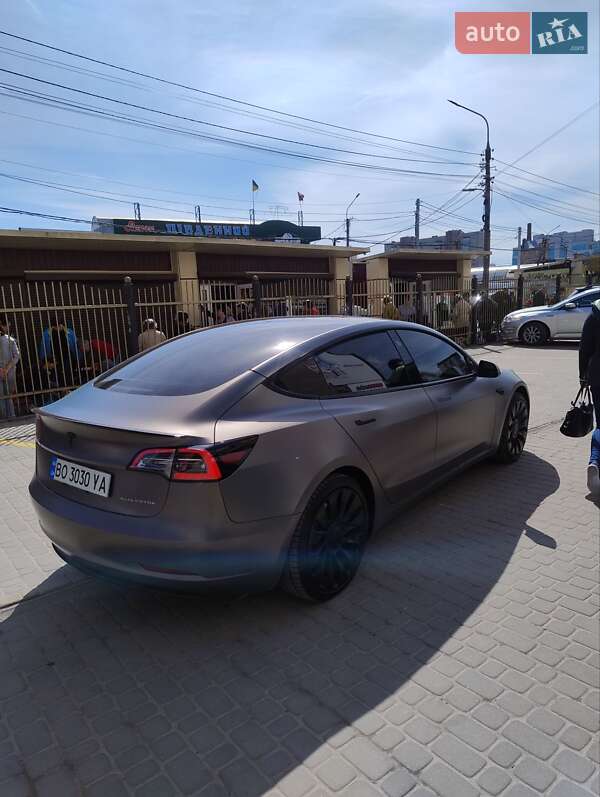 Седан Tesla Model 3 2022 в Тернополі