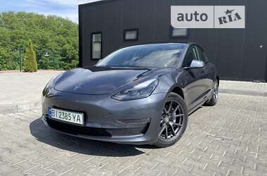 Седан Tesla Model 3 2022 в Кременчуці