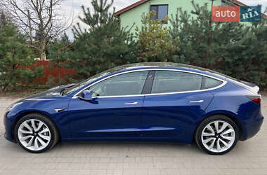 Седан Tesla Model 3 2019 в Львові