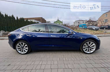 Седан Tesla Model 3 2019 в Львові