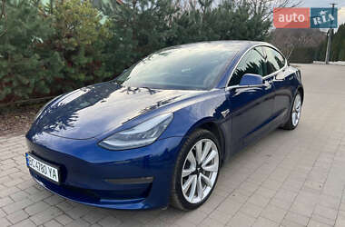 Седан Tesla Model 3 2019 в Львові