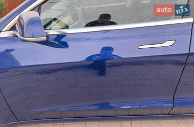 Седан Tesla Model 3 2019 в Львові