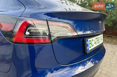 Седан Tesla Model 3 2019 в Львові