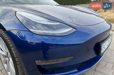 Седан Tesla Model 3 2019 в Львове