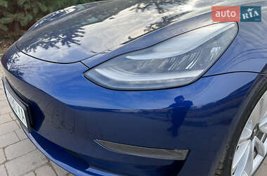 Седан Tesla Model 3 2019 в Львові