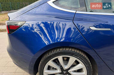 Седан Tesla Model 3 2019 в Львове