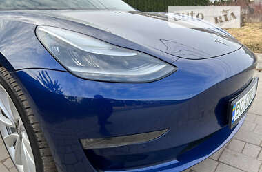 Седан Tesla Model 3 2019 в Львові