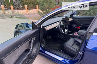 Седан Tesla Model 3 2019 в Львові