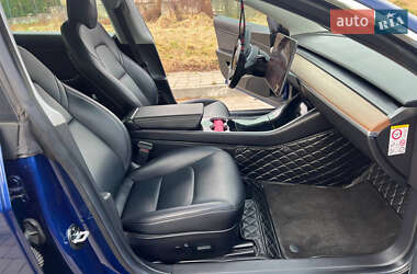 Седан Tesla Model 3 2019 в Львові