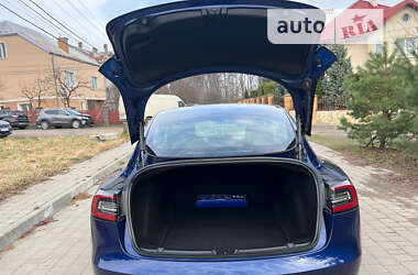 Седан Tesla Model 3 2019 в Львові