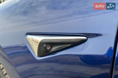 Седан Tesla Model 3 2019 в Львові