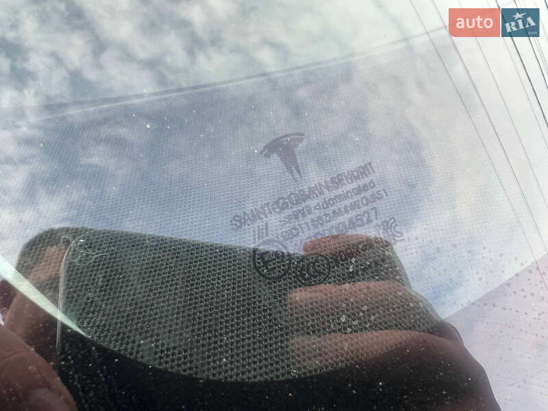 Седан Tesla Model 3 2019 в Львові