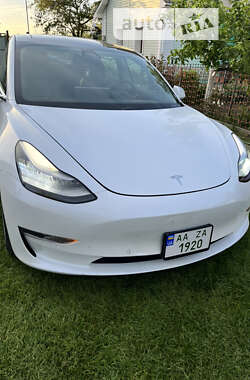 Седан Tesla Model 3 2019 в Киеве