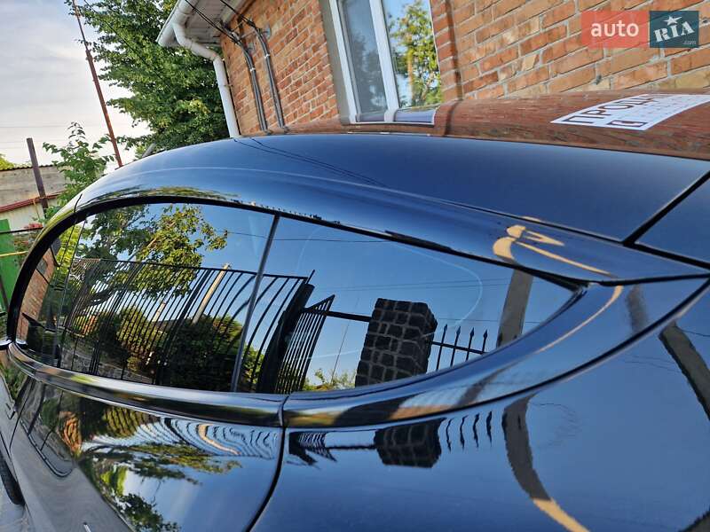 Седан Tesla Model 3 2018 в Первомайську