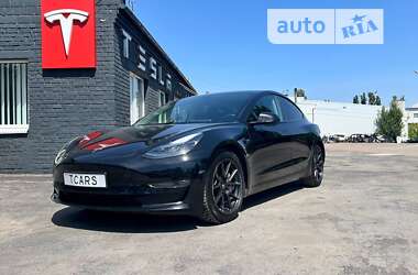 Седан Tesla Model 3 2021 в Киеве