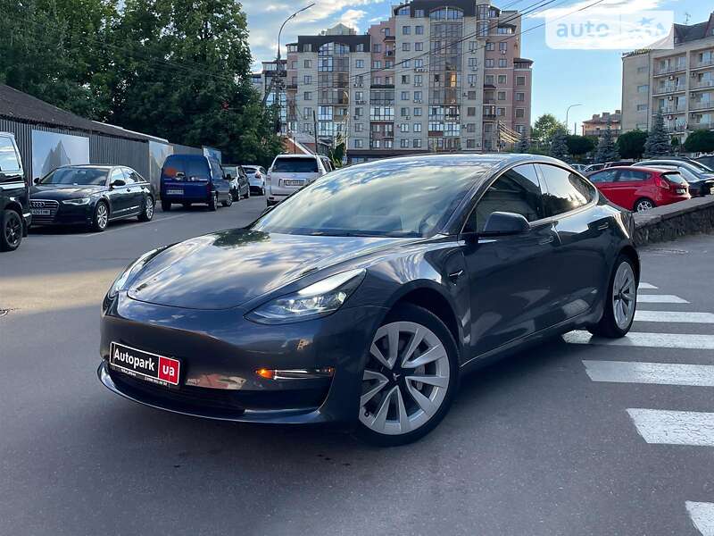 Седан Tesla Model 3 2022 в Вінниці