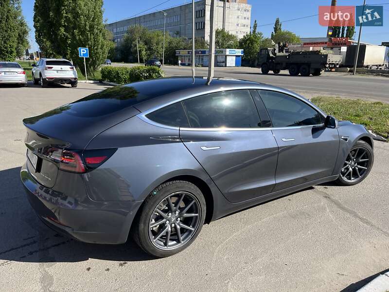 Седан Tesla Model 3 2020 в Полтаве
