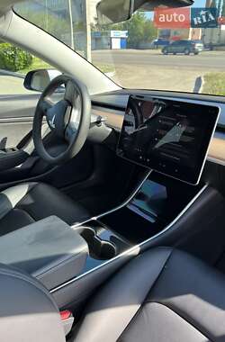 Седан Tesla Model 3 2020 в Полтаве