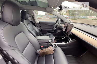 Седан Tesla Model 3 2019 в 