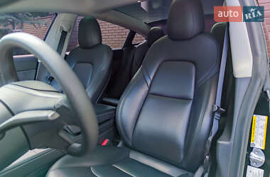 Седан Tesla Model 3 2021 в 